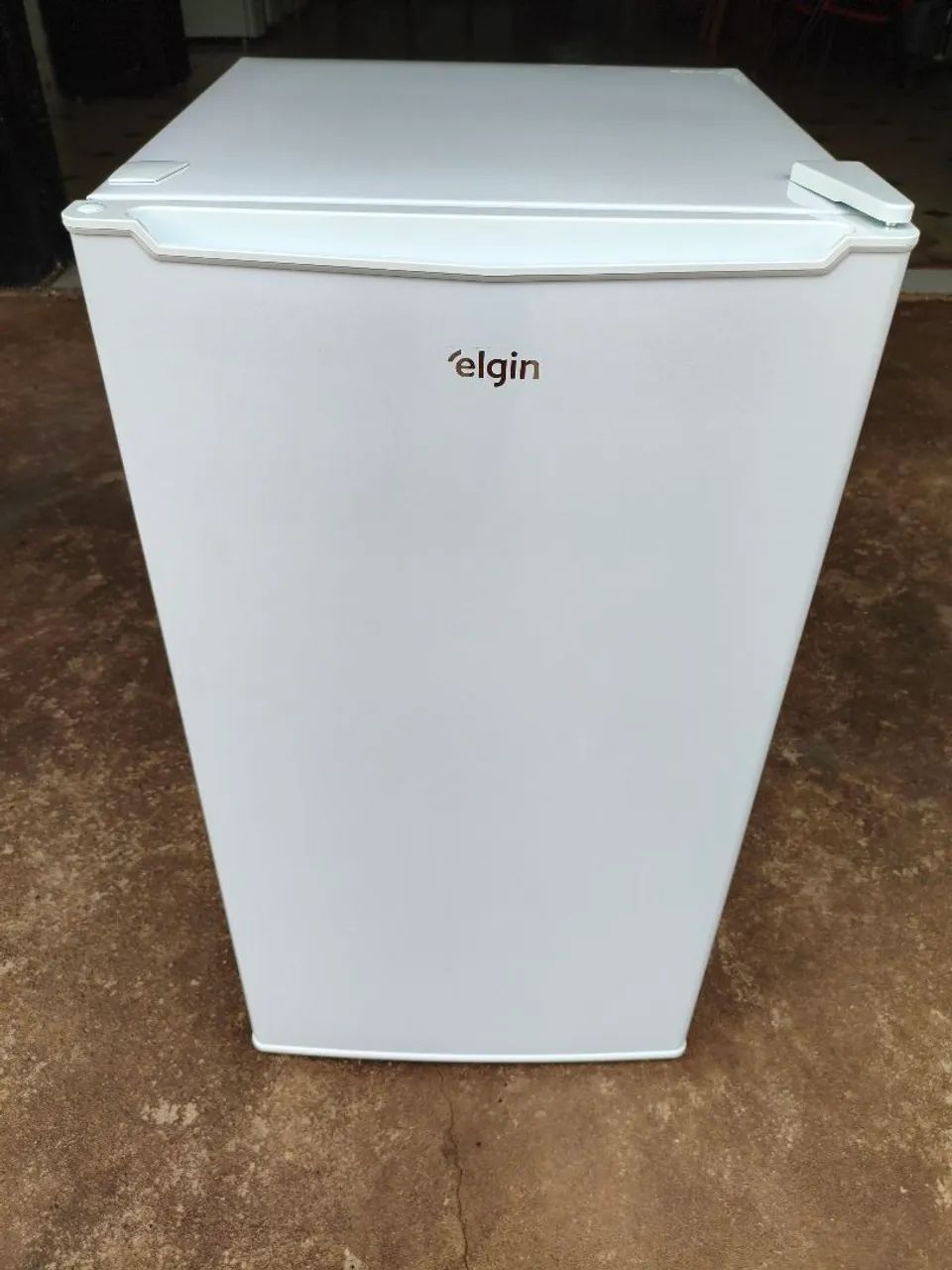 Frigobar Elgin 93 litros (Novo)