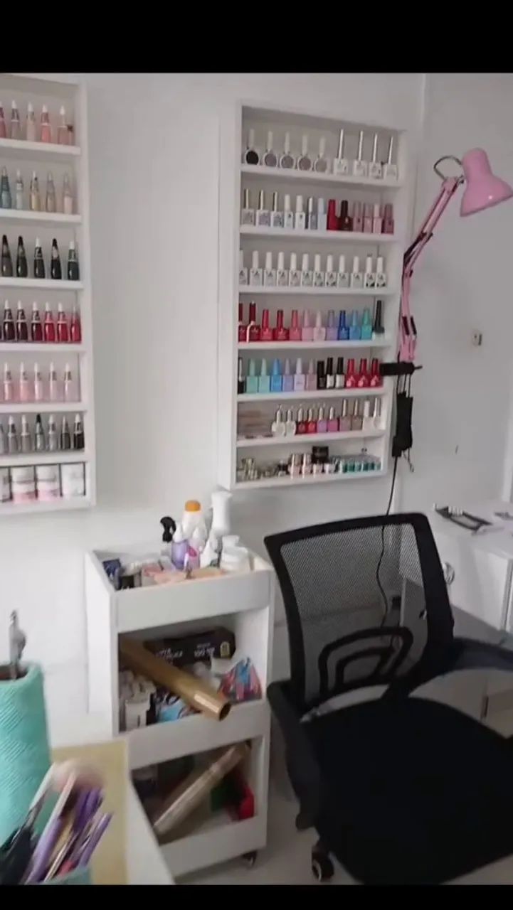 Se vende salón de belleza  - Foto 4