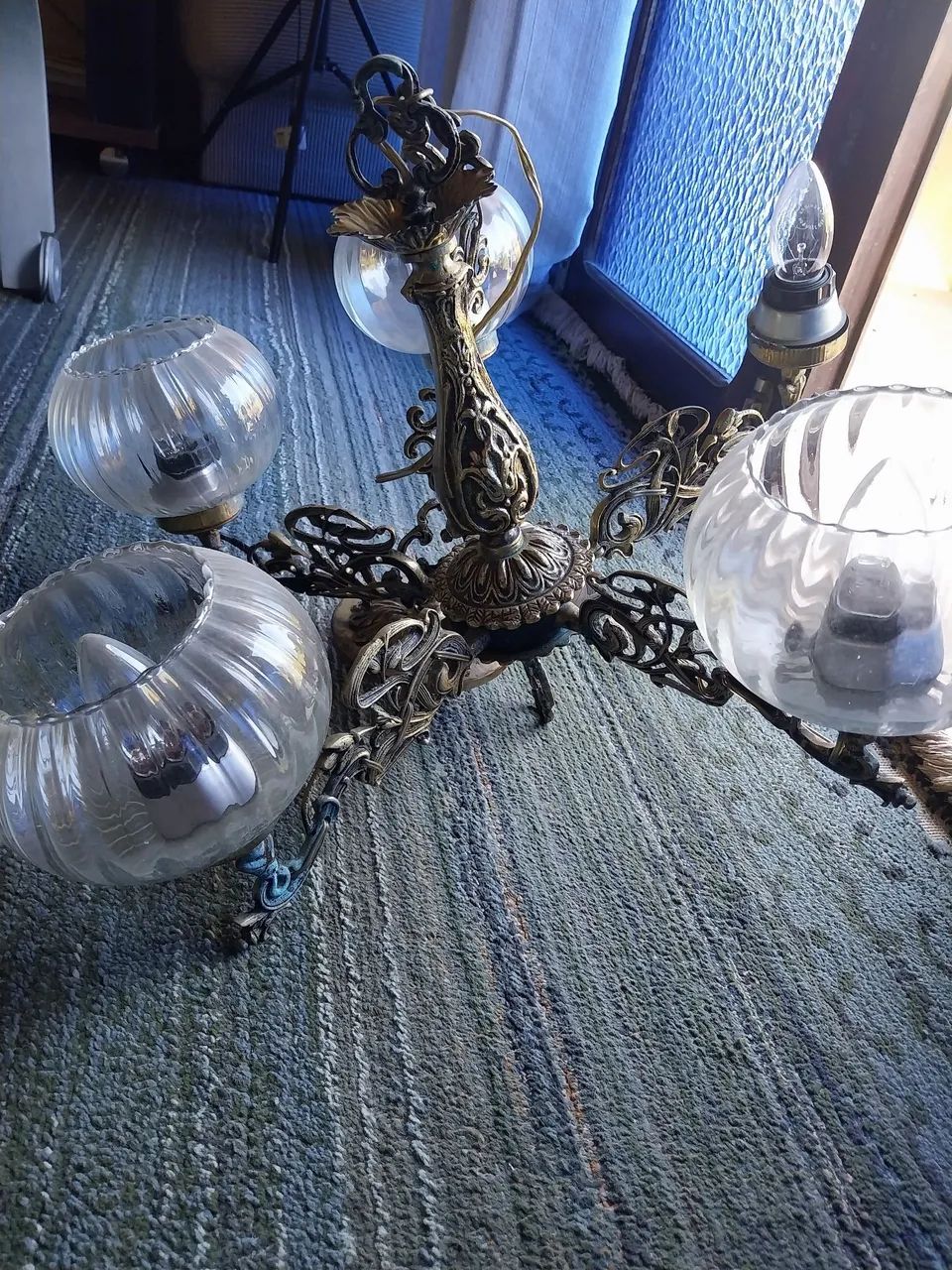 Lustre antigo de bronze  - Foto 5