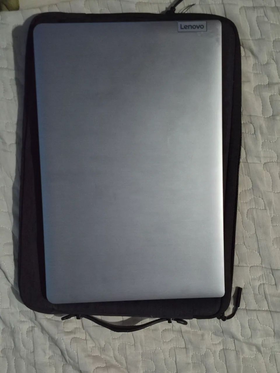 Vendo um notebook seminovo,  tudo ok 