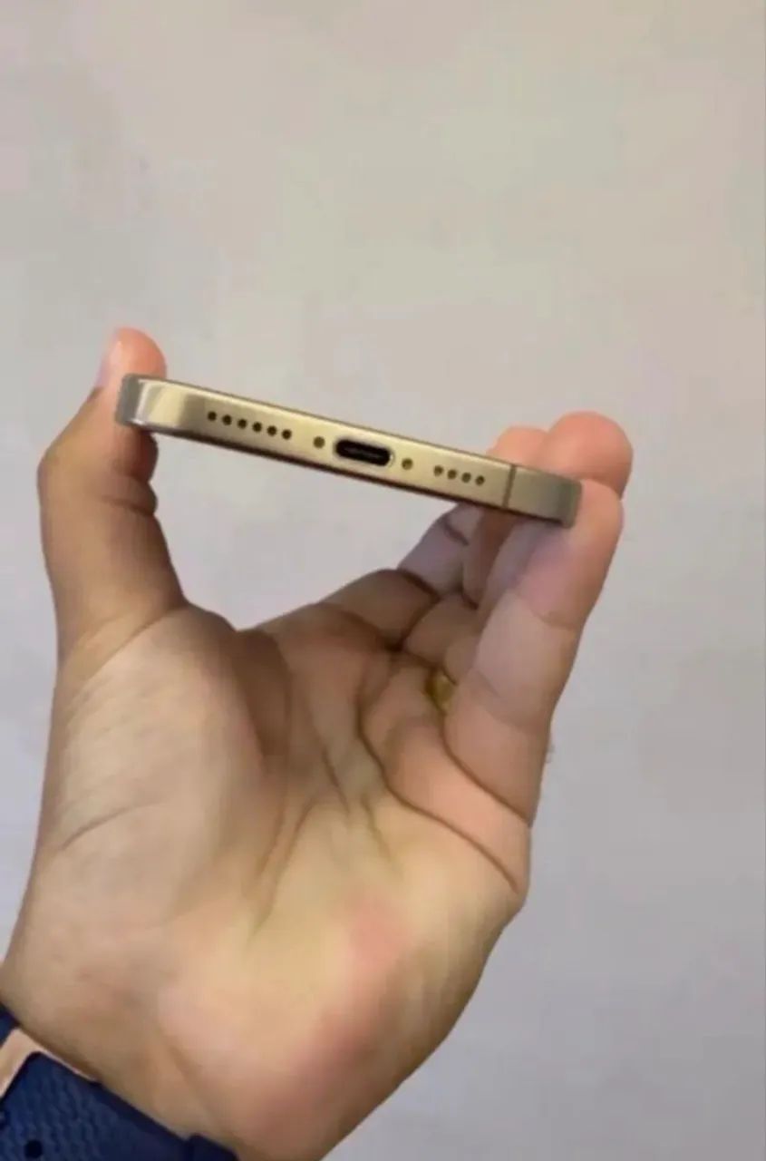 IPHONE 16 PRO MAX 256 GB DESERT GOUD  SEMI NOVO - Foto 5