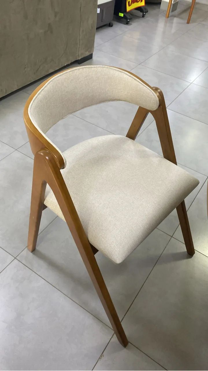 Cadeiras em Madeira Maciça - Vários Modelos Disponíveis 