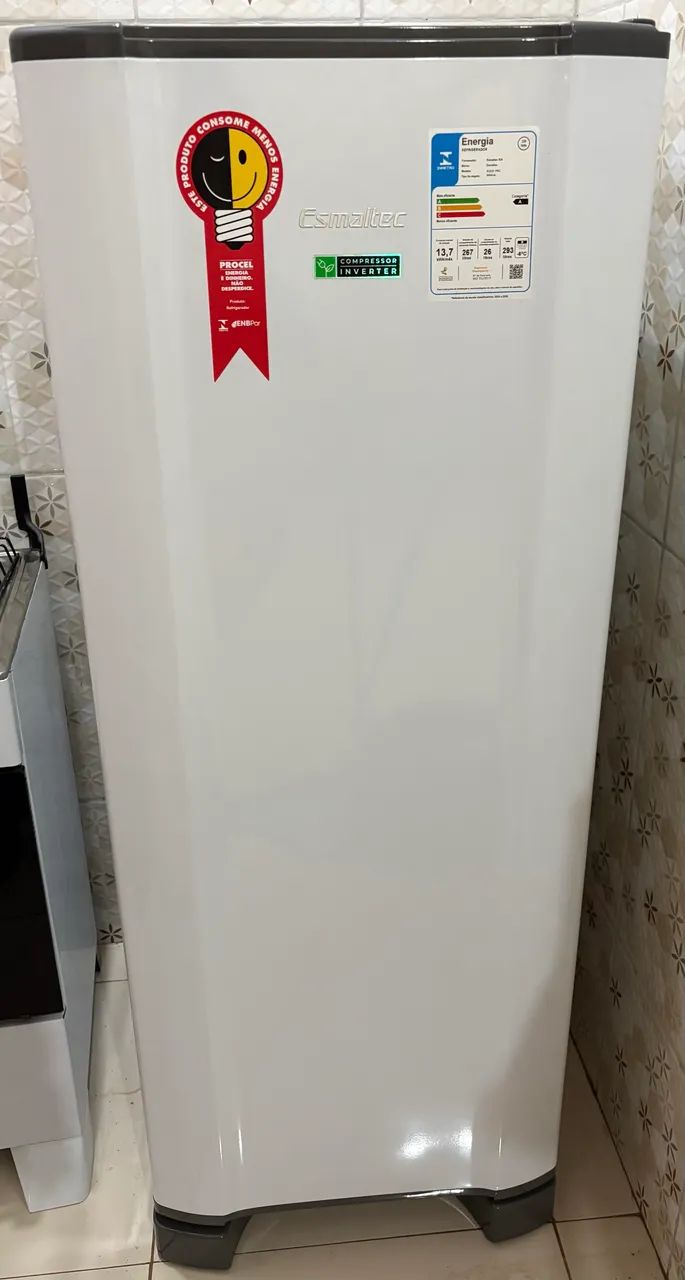 Geladeira Esmaltec