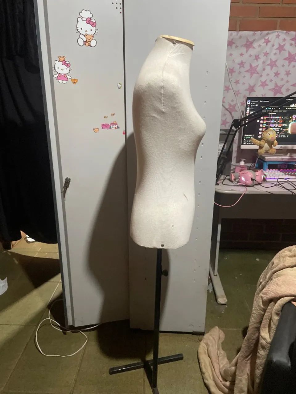 manequim busto com pedestal 2m - Foto 3