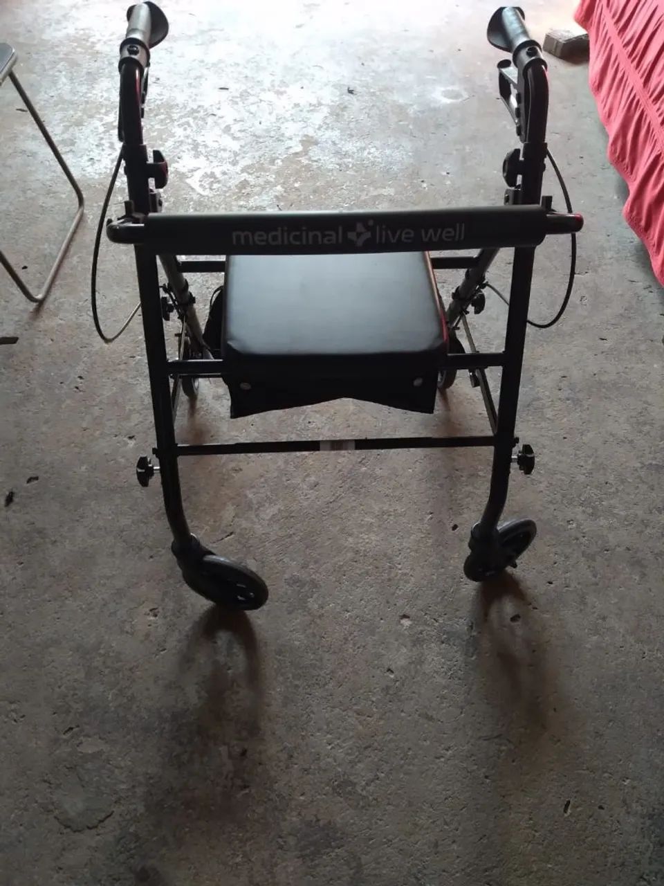 Andador 4 rodas com assento - Foto 2
