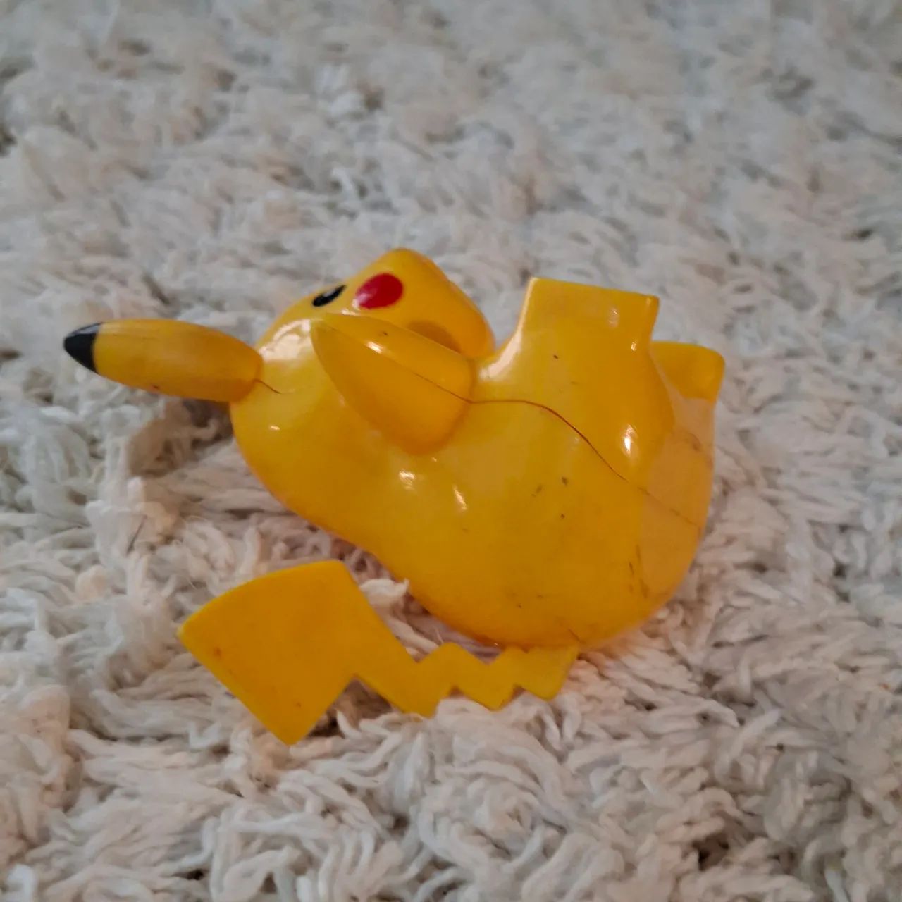 Pikachu Sentado Pokémon  - Foto 4