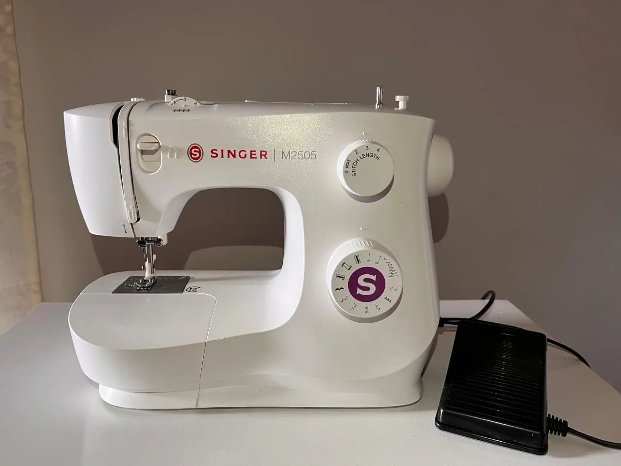 Maquina de costura singer m2505 10 pontos 