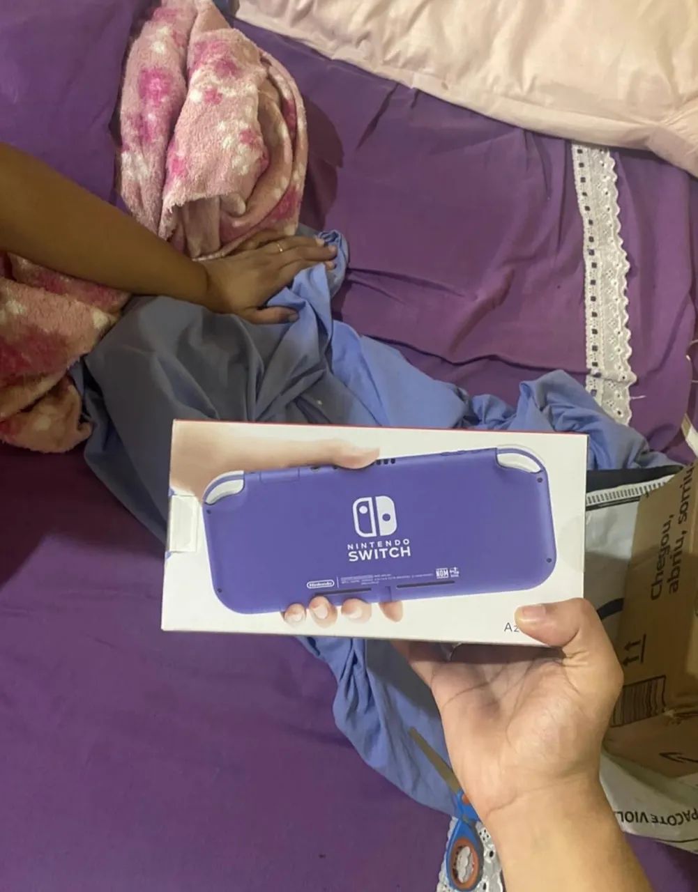 Vendo nitendo switch lite novo (nunca usado )  - Foto 2