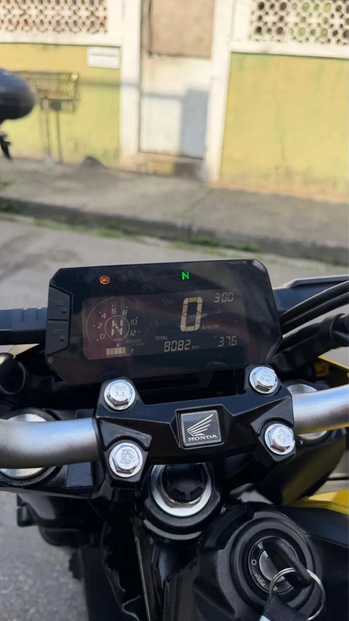 Vendo cb 300f 