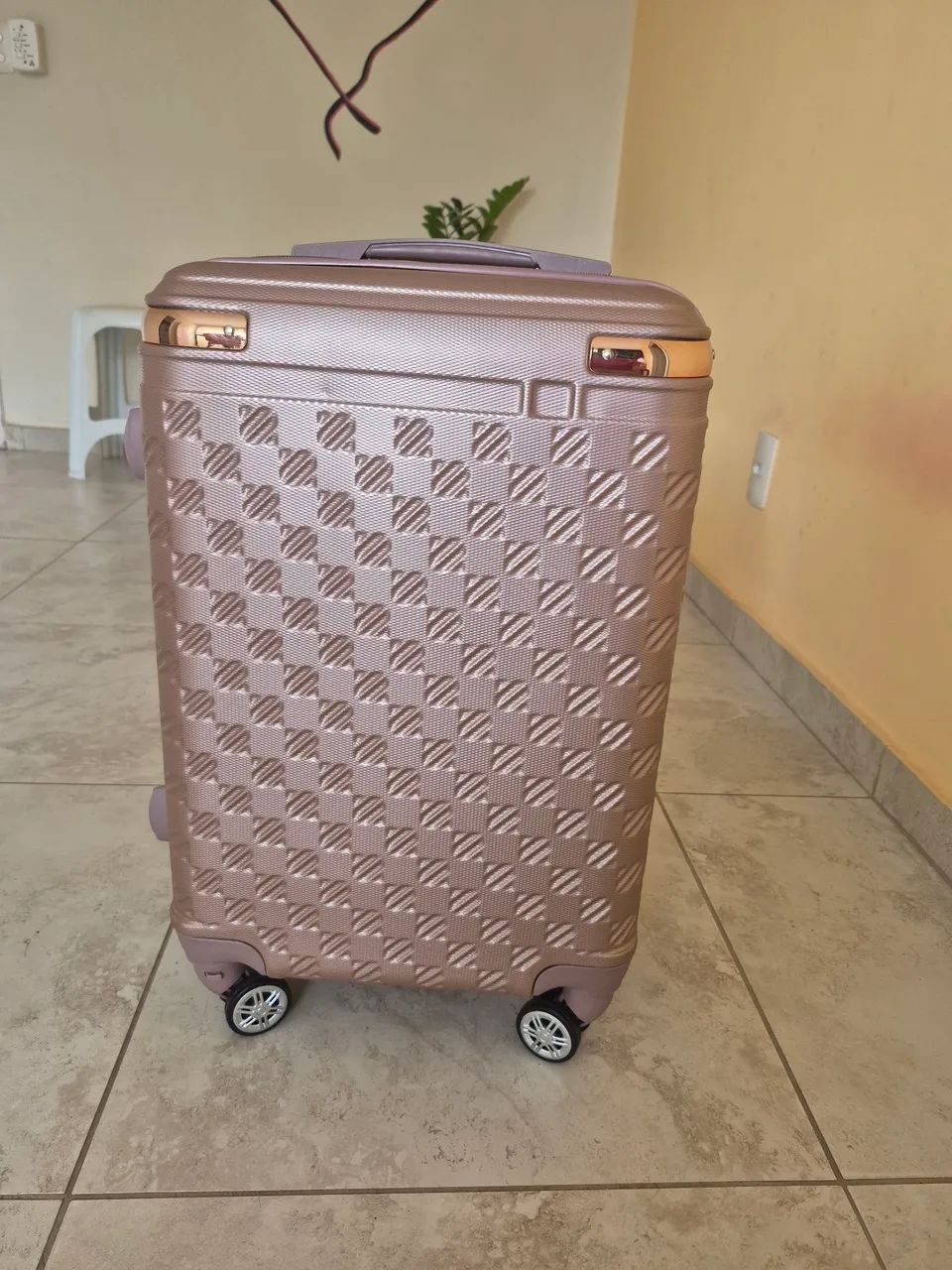 Vendo mala de bordo nova 10Kg
