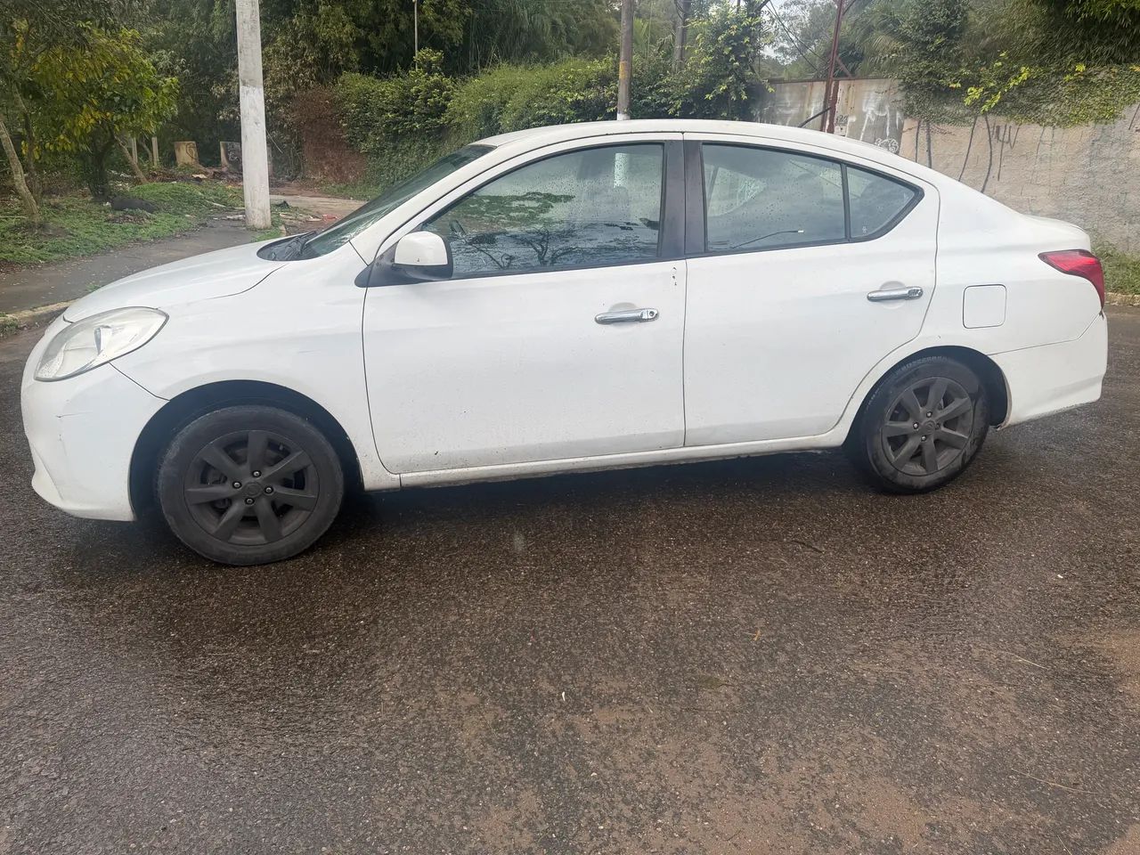 Nissan Versa VERSA SL 1.6 16V Flex Fuel 4p Mec. 2012
