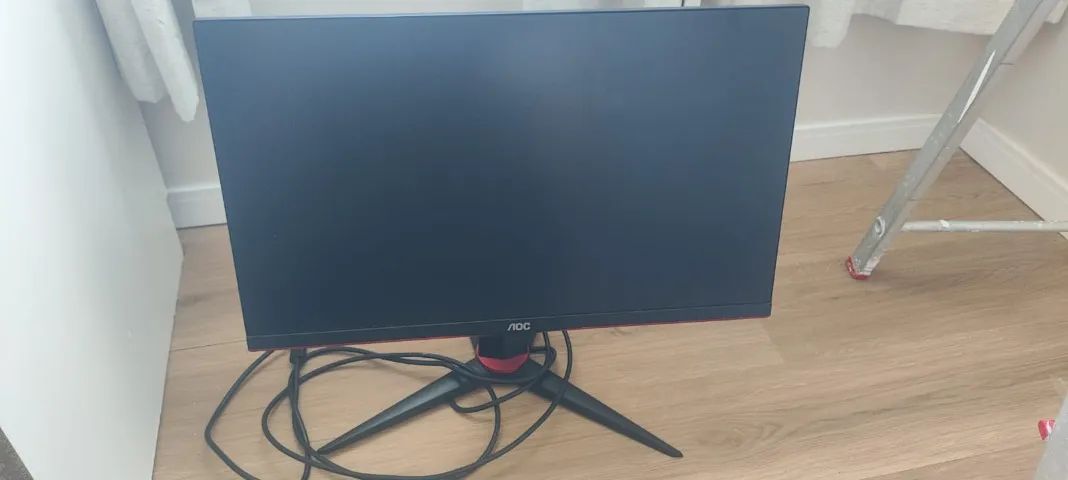 Monitor AOC 24G2/BK (danificado)