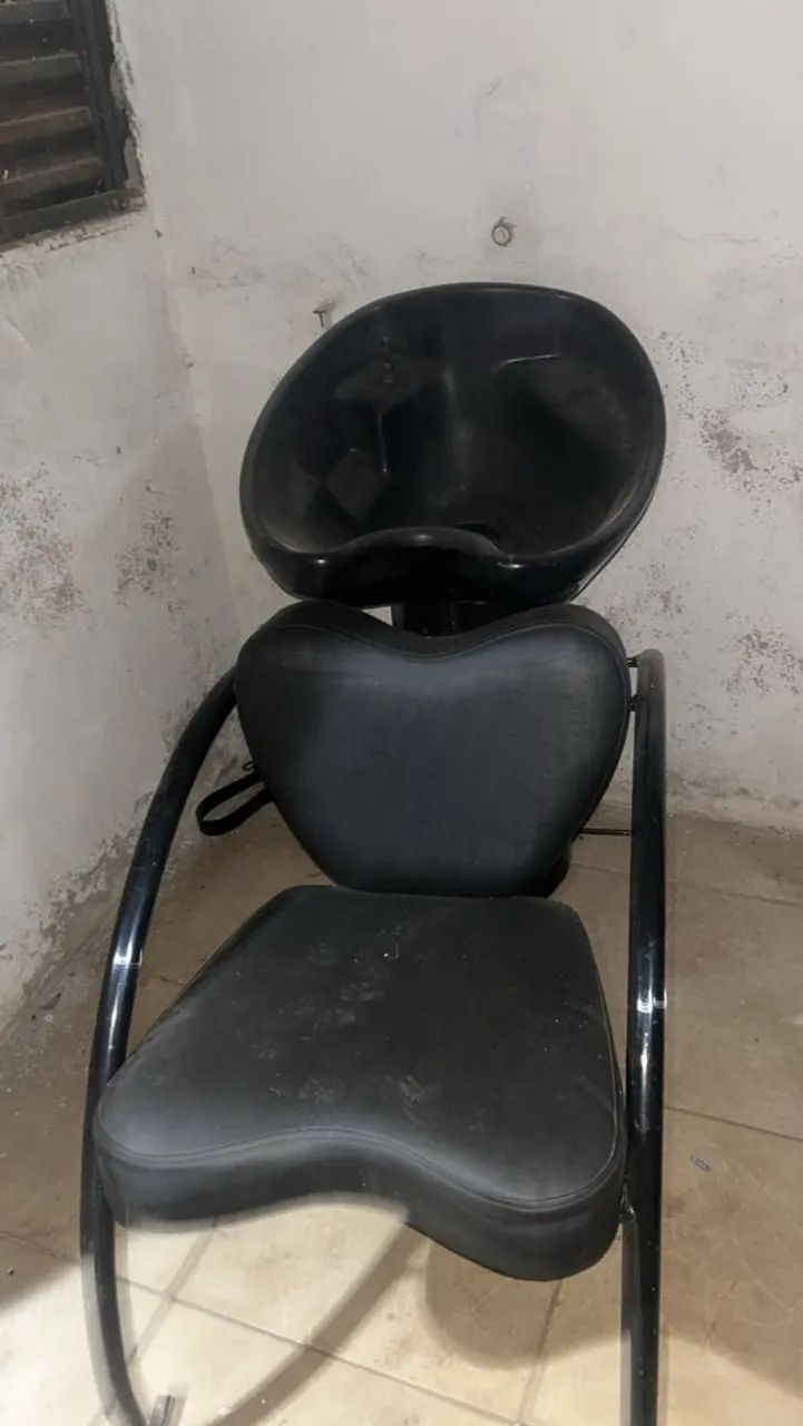 Vendo cadeira hidráulica e lavatorio - Foto 2