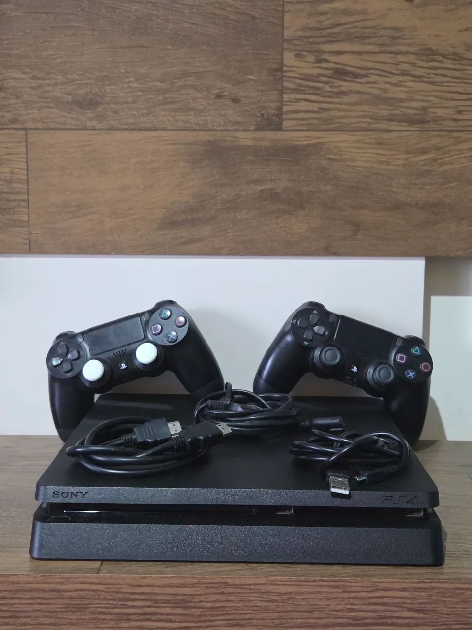 PS4 +2 Controles-Copleto<br><br>Completo e FuncionandoPS4 + 2 Controles-<br><br>Completo e Funcionando - Foto 2