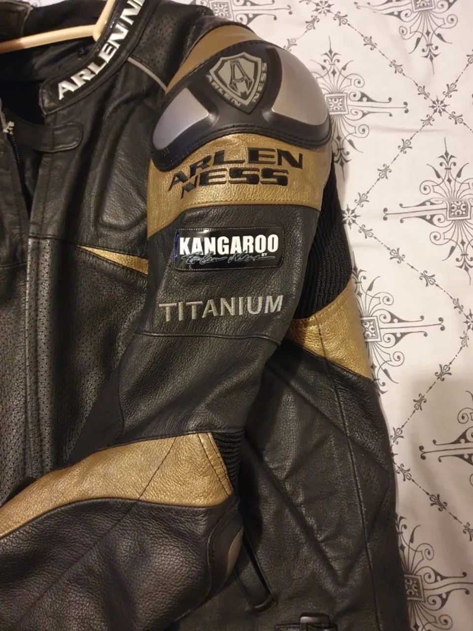 Jaqueta Arlen Ness Titanium Couro de Kanguru - Tamanho 52 - Roupas