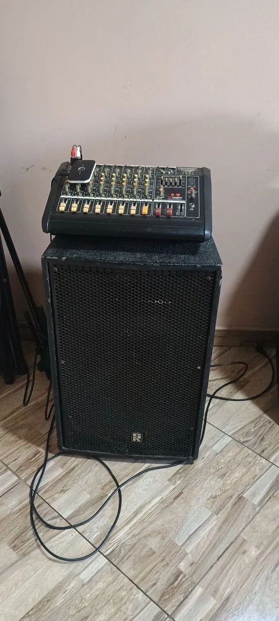 VENDO MESA DE SOM COM BLUETOOTH E CAIXA DE SOM  - Foto 2