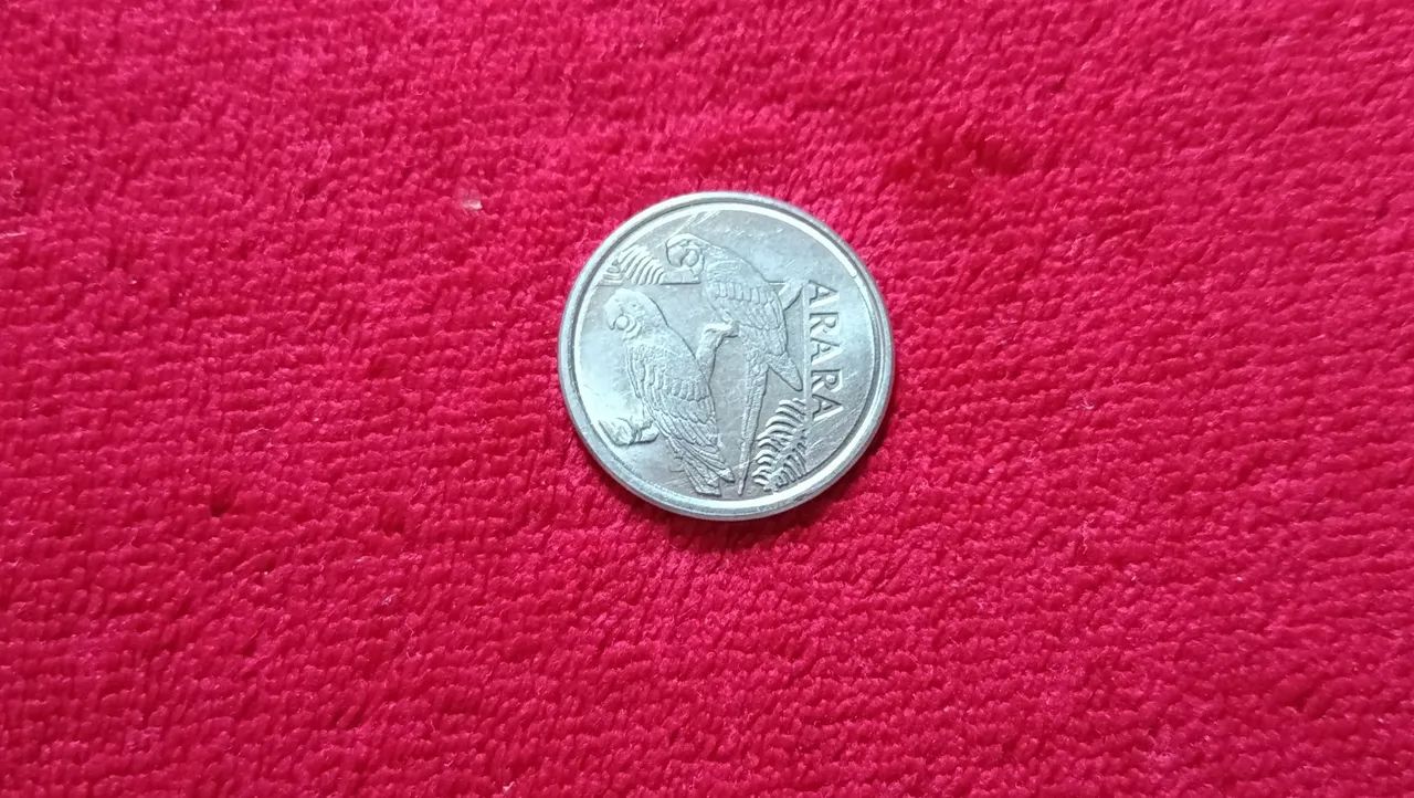 Moeda antiga de 5 cruzeiros arara de 1993 - Foto 2