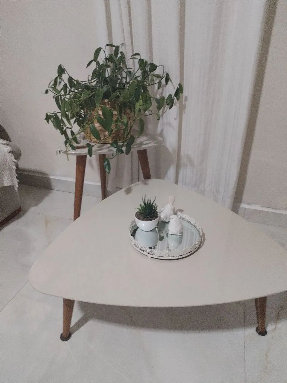 conjunto de mesa de apoio e centro