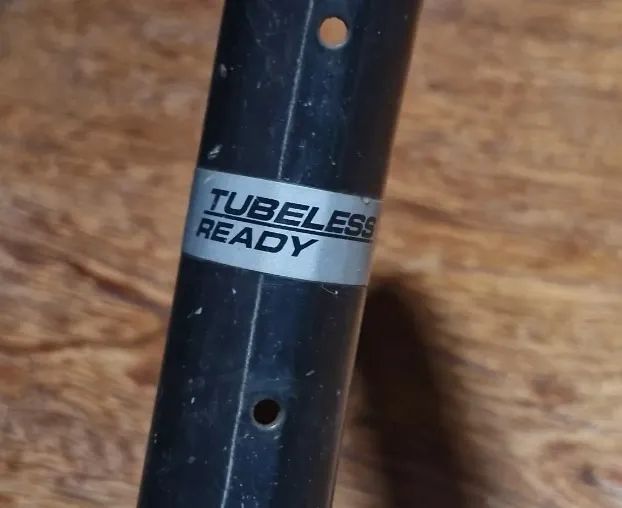 Aro de bicicleta Giant 27.5 Carbono Tubeless - Foto 3