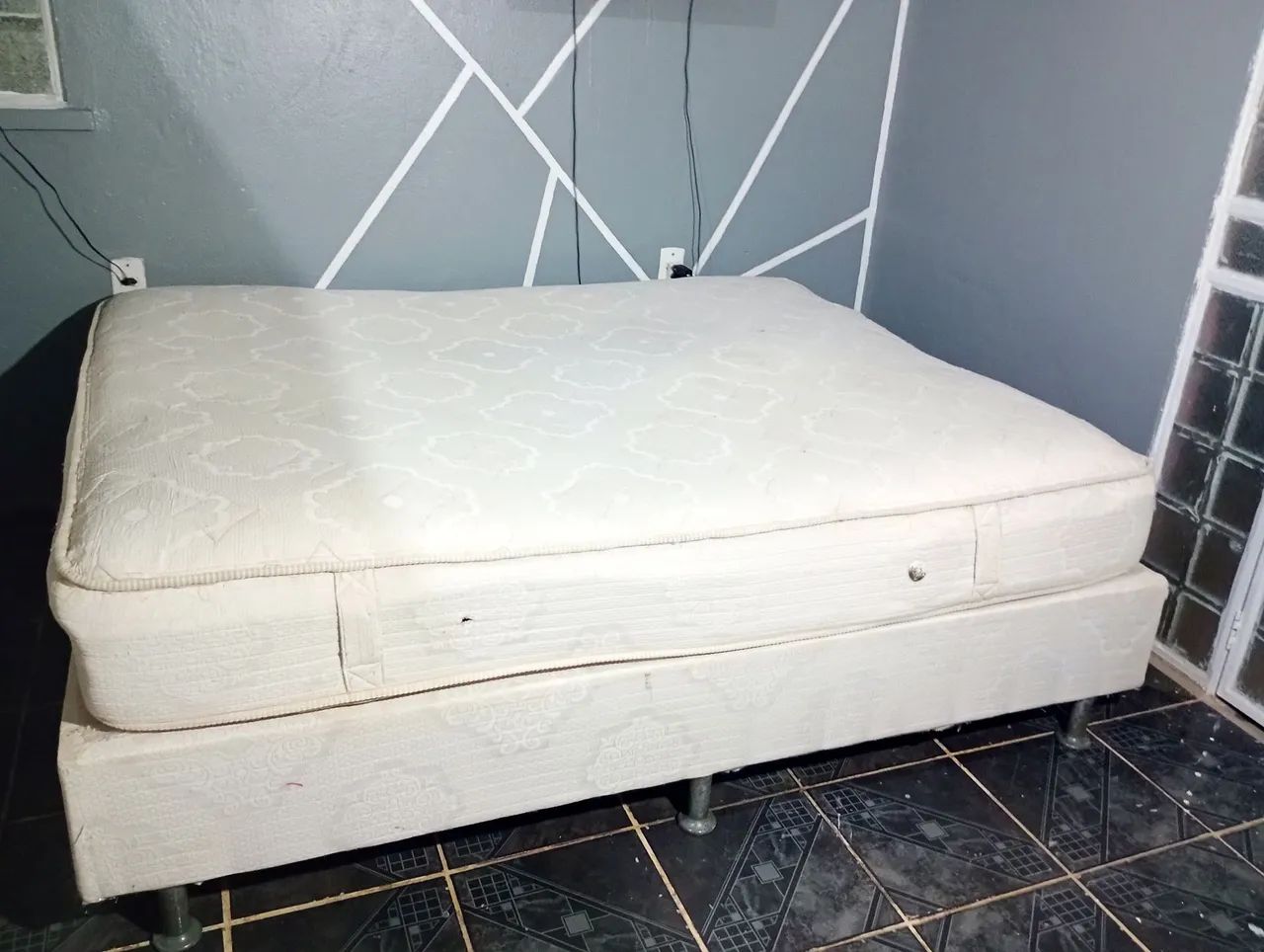 Cama Queen Size Bases E Colchão De Molas Confortavel Higienizada  - Foto 4