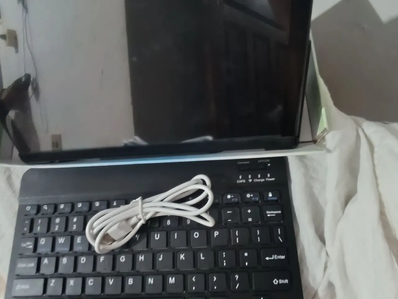 Tablet Easytech 10.1'' c/ Teclado Bluetooth e Mouse - NOVO na Caixa!
