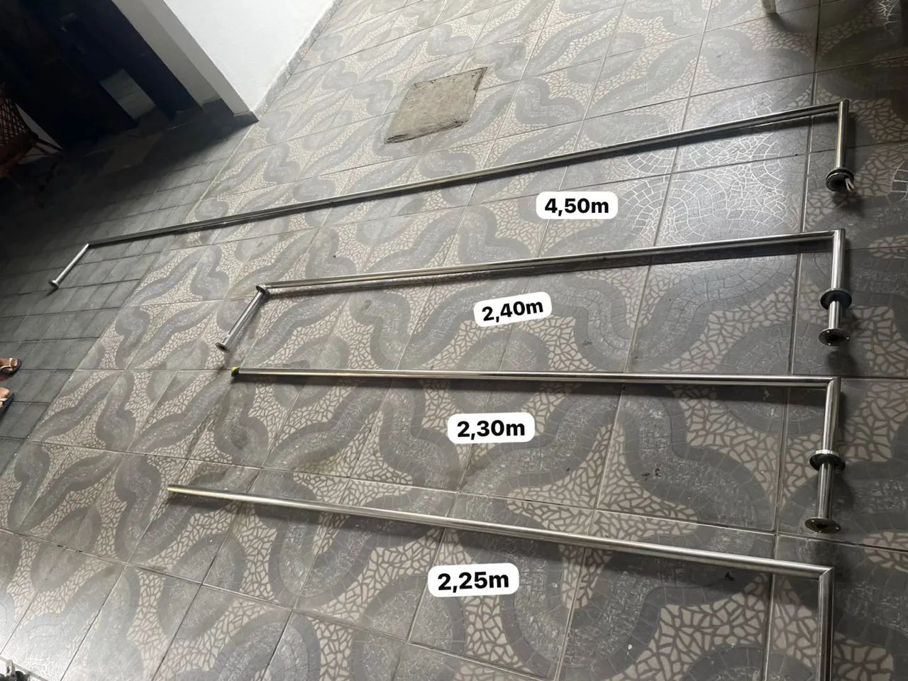 Araras de roupas em inox - Foto 4
