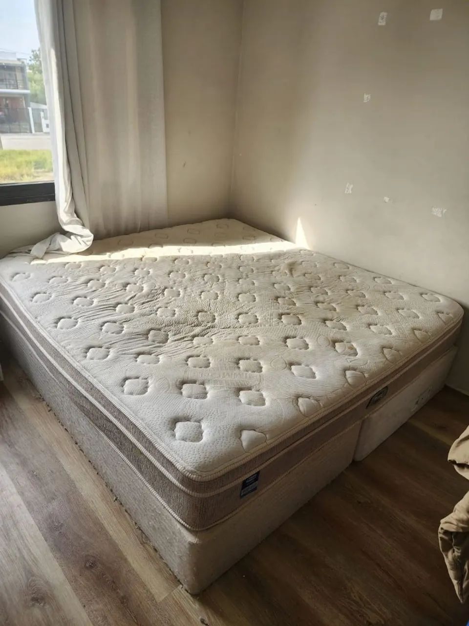 Cama Box King Size - colchão e boxes - para retirada no Campeche (não entrego)