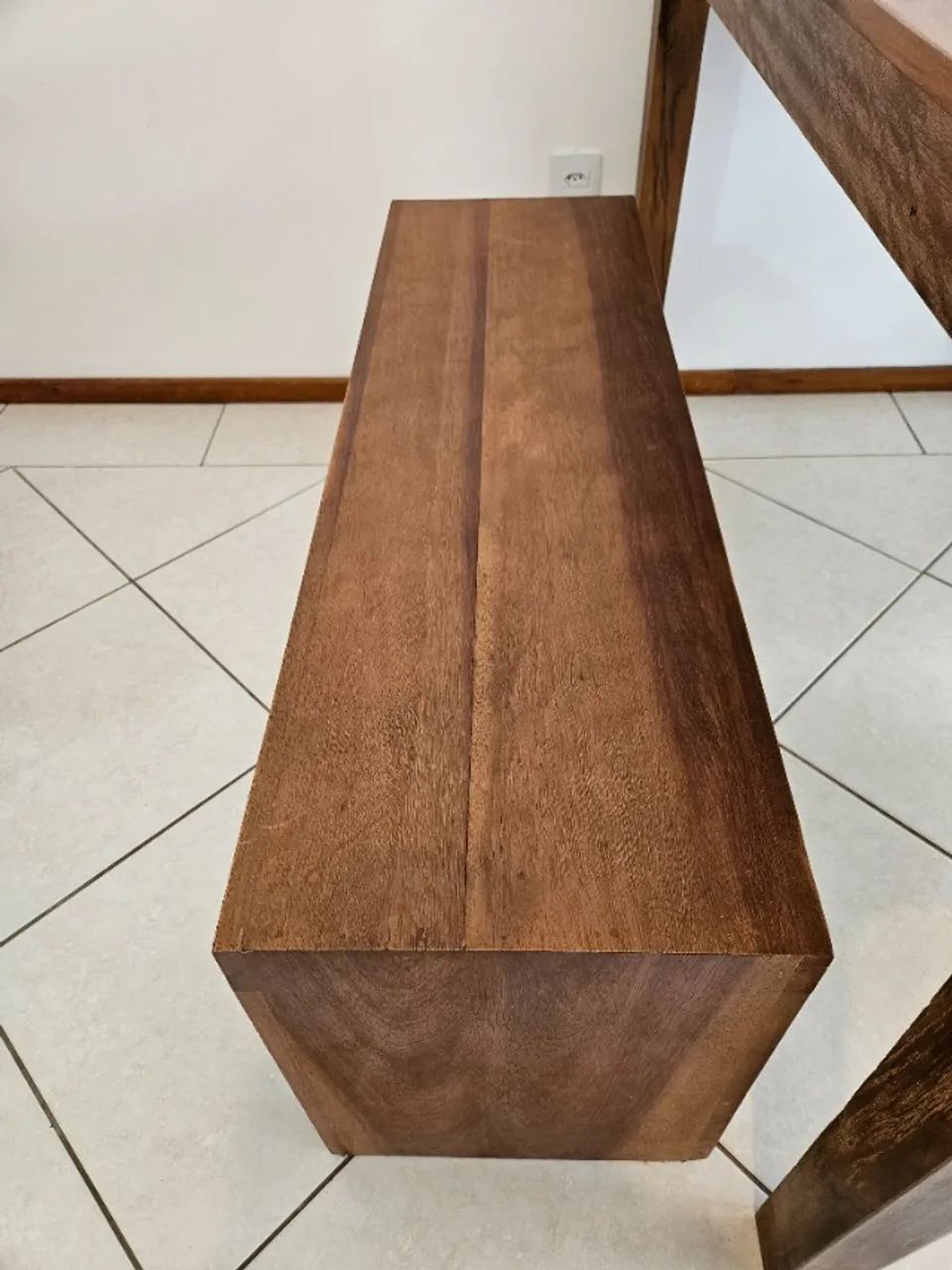 Mesa de jantar e banco de madeira - Foto 4