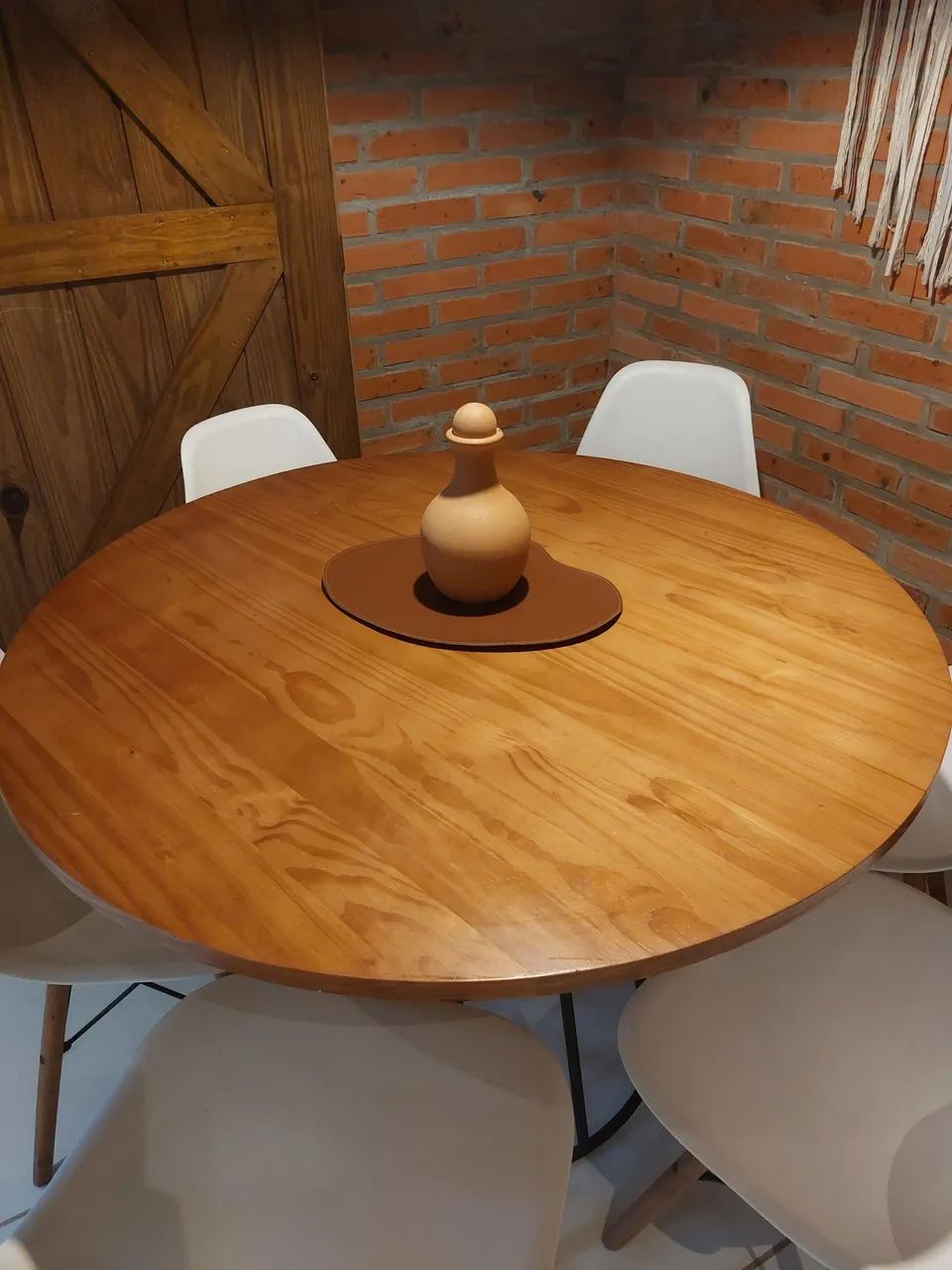 Mesa com 6 cadeiras 