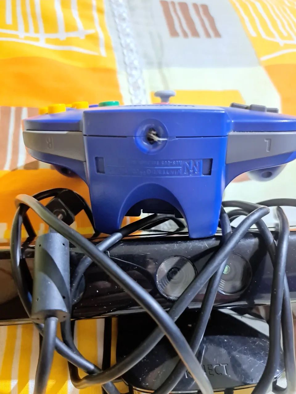 Kinect Xbox 360 e Controle Nintendo 64 com Observação - Leia a descrição abaixo. - Foto 2