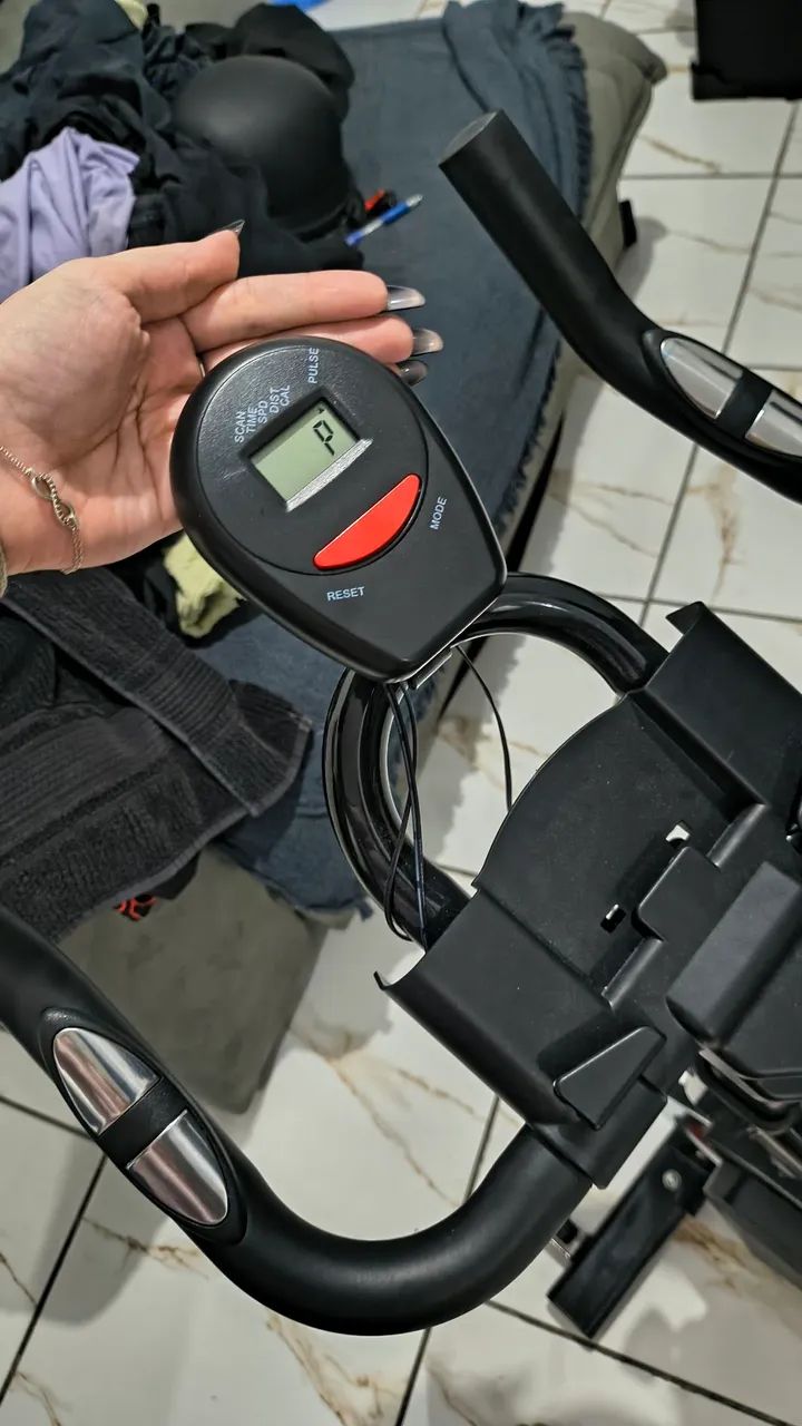 BICICLETA ERGOMÉTRICA  - Foto 2