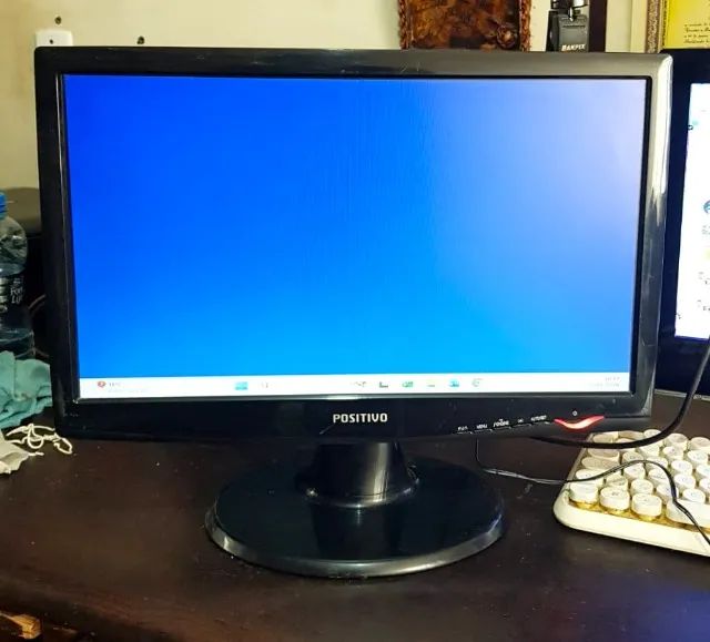 Monitor LCD 18.5 Polegadas - Positivo (Modelo W1943CV) - Usado - Funcionando