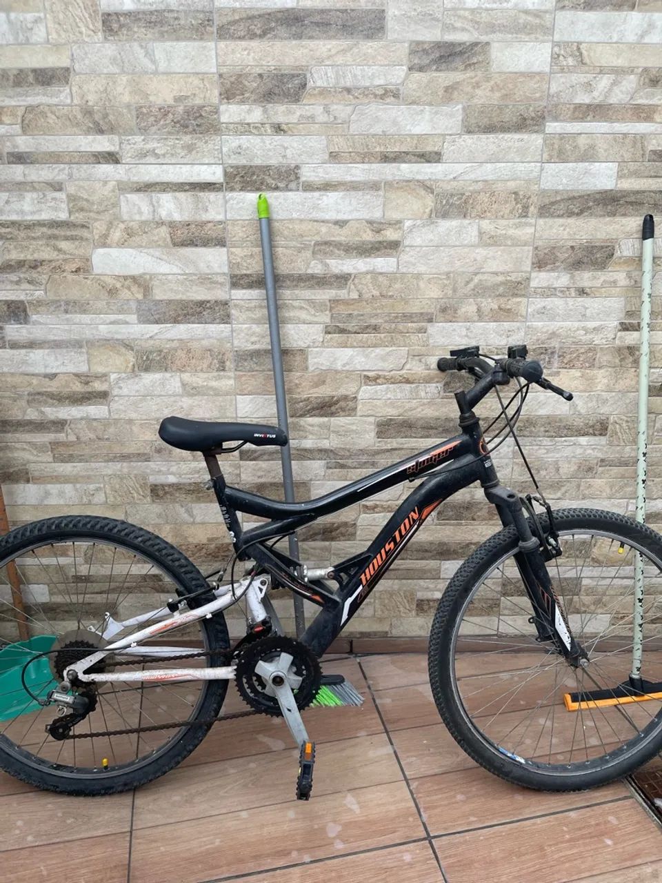 Bicicleta aro 26 com marcha