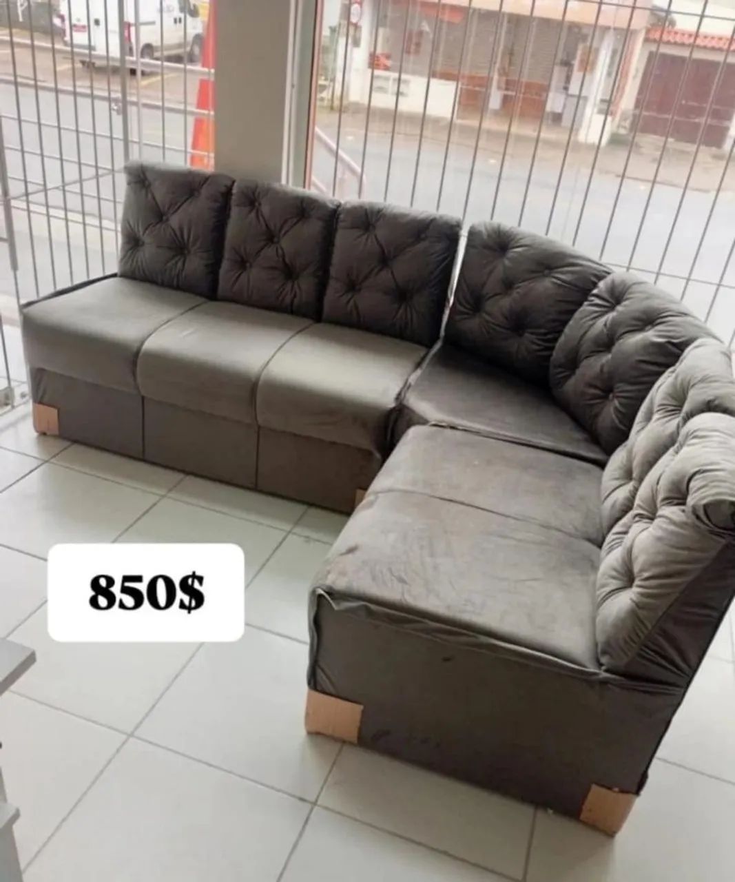 Sofá grande novo 