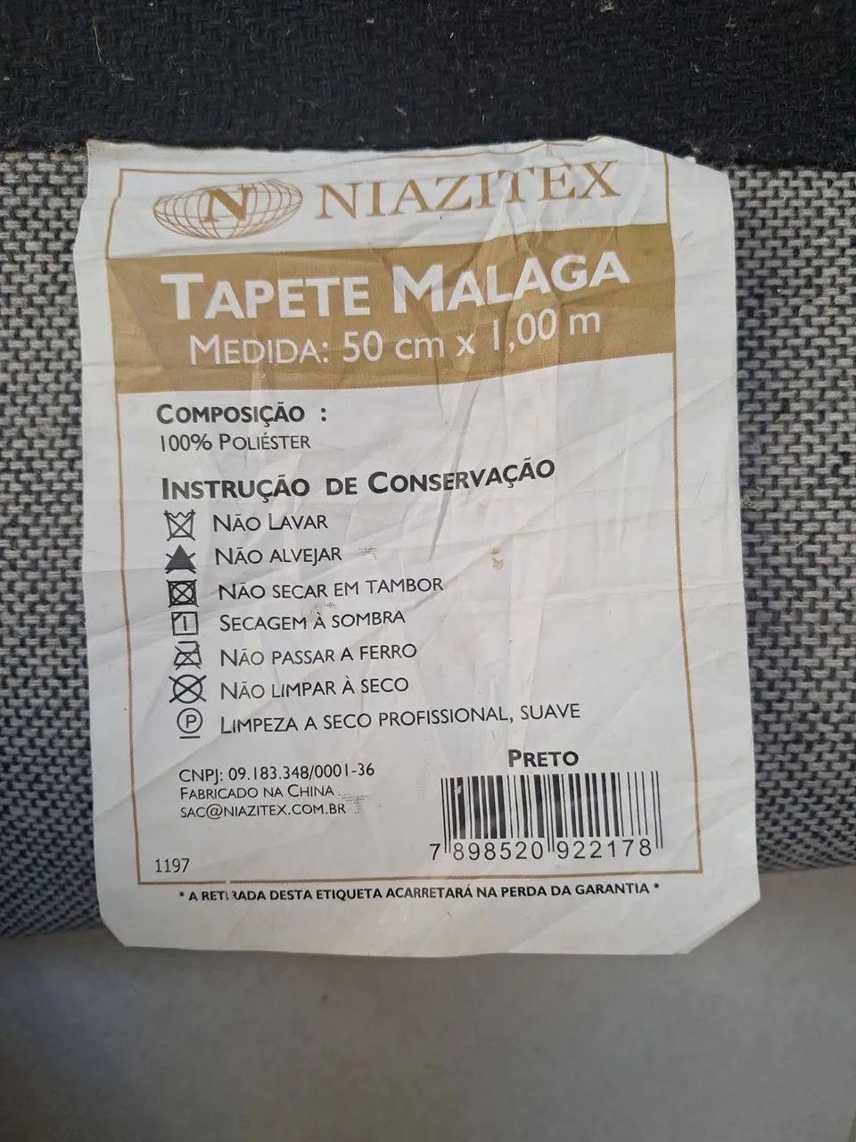 Tapete Malaga - Niazitex medindo 50cm x 1,00m, Preto - Foto 4
