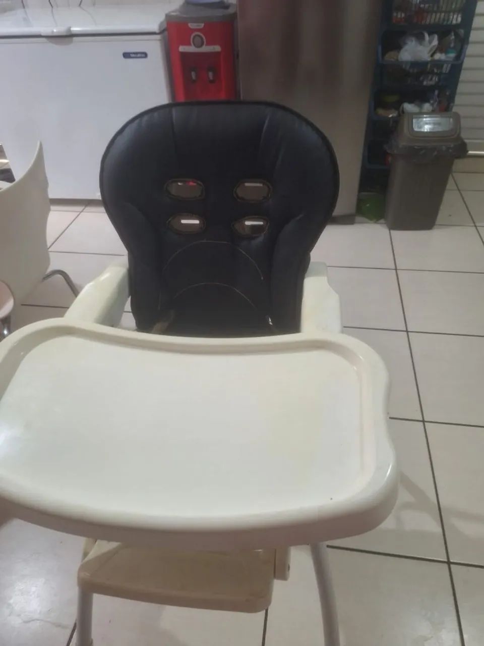 Cadeirinha de alimentação 