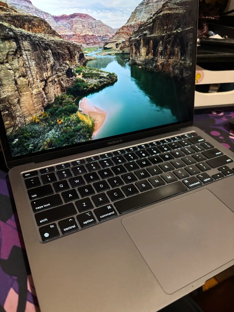 Macbook air M1 256Gb + 8Gb RAM EXCELENTE estado - Foto 2