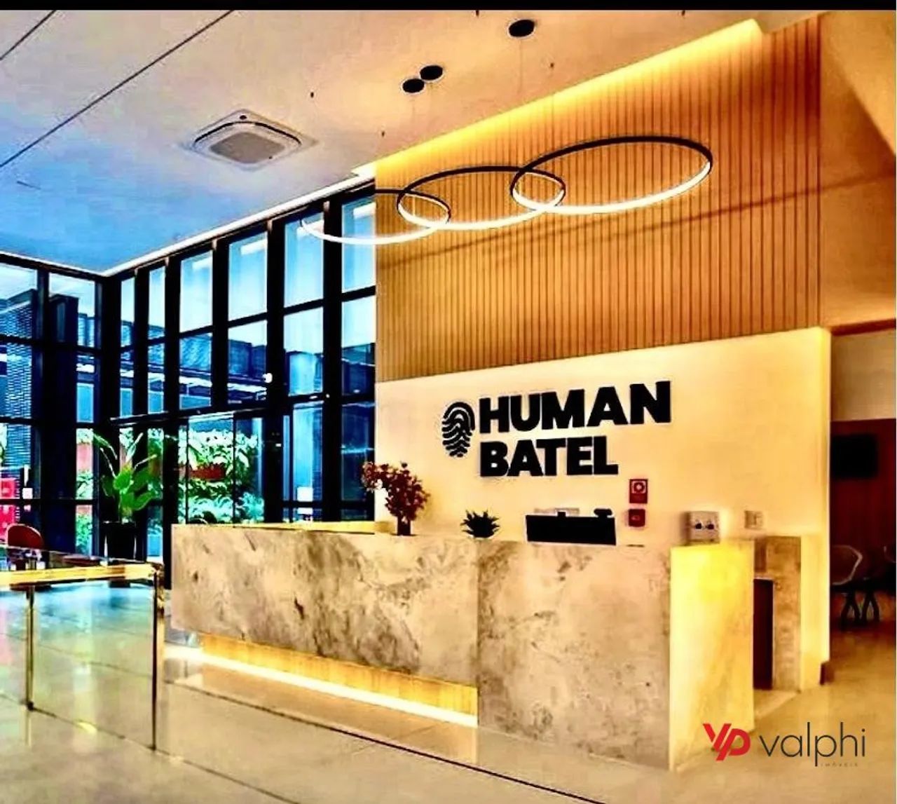 Sala comercial nova à venda no Batel.
