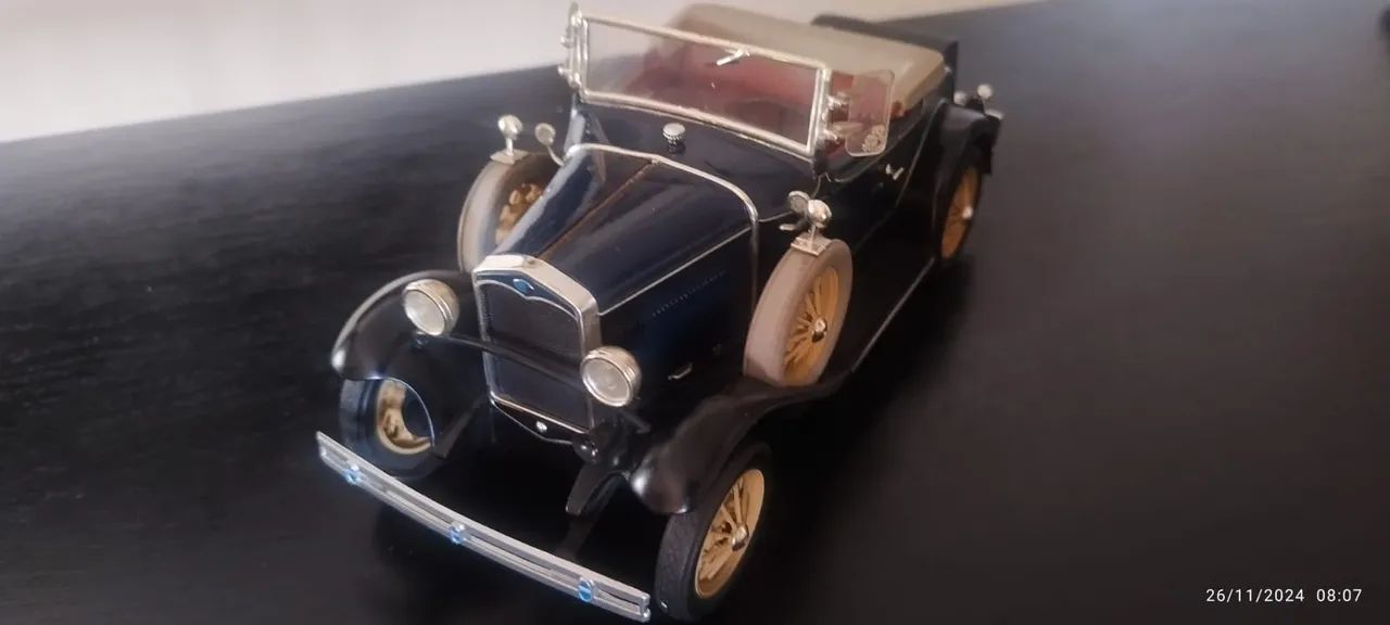 Miniatura Ford Model A Roadster 1931 Escala 1.18 - Foto 3