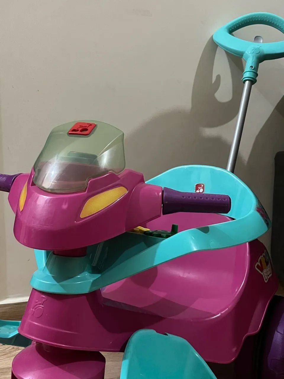 Motoquinha Infantil com Haste e Suporte para Celular