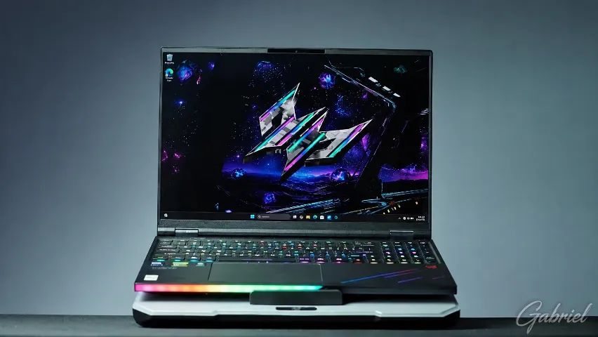 Acer Predator Helios 16 Ai/ RTX 5090 - Lacrado