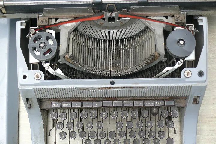 Máquina de escrever Olivetti LEIA o anúncio! - Foto 4