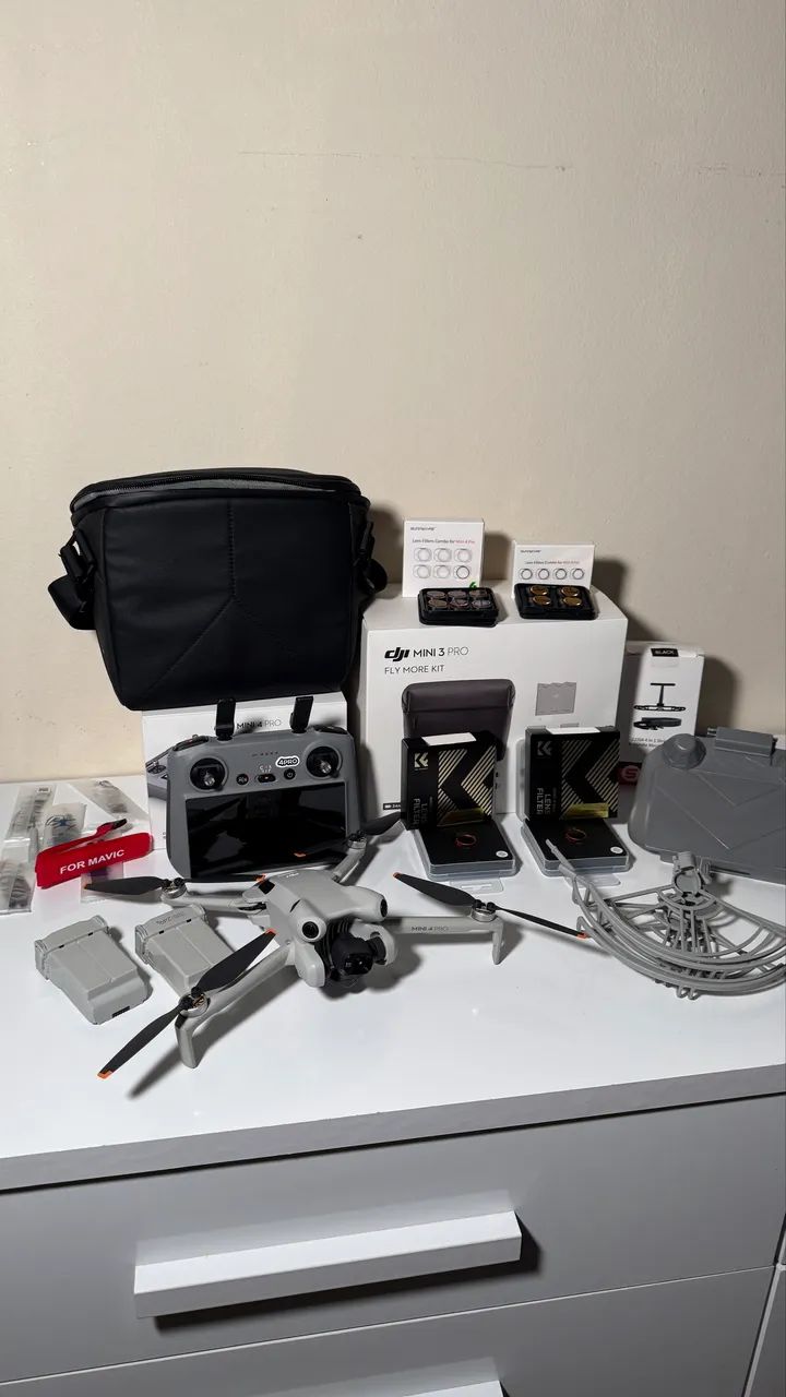 Drone DJI Mini 4 Pro controle com Tela e Anatel