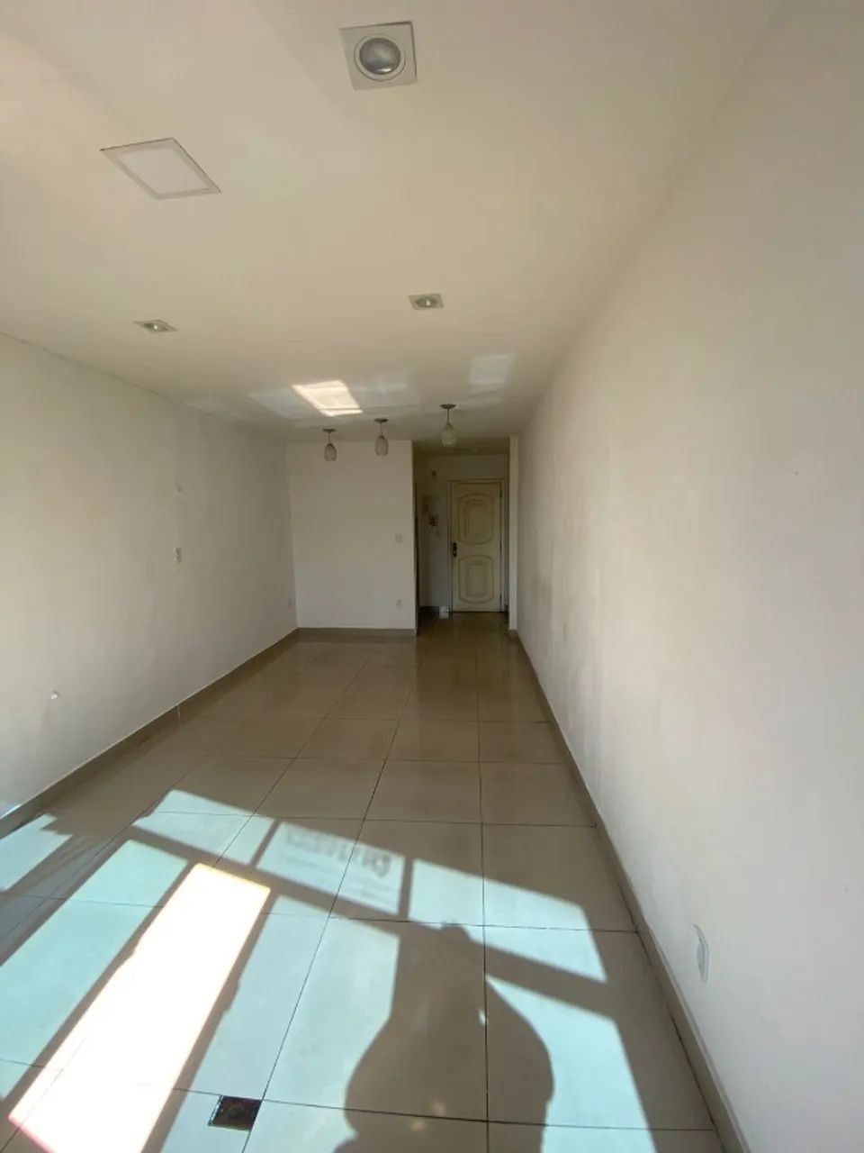 Sala Comercial com 30m² na Estrada da Portela/Madureira