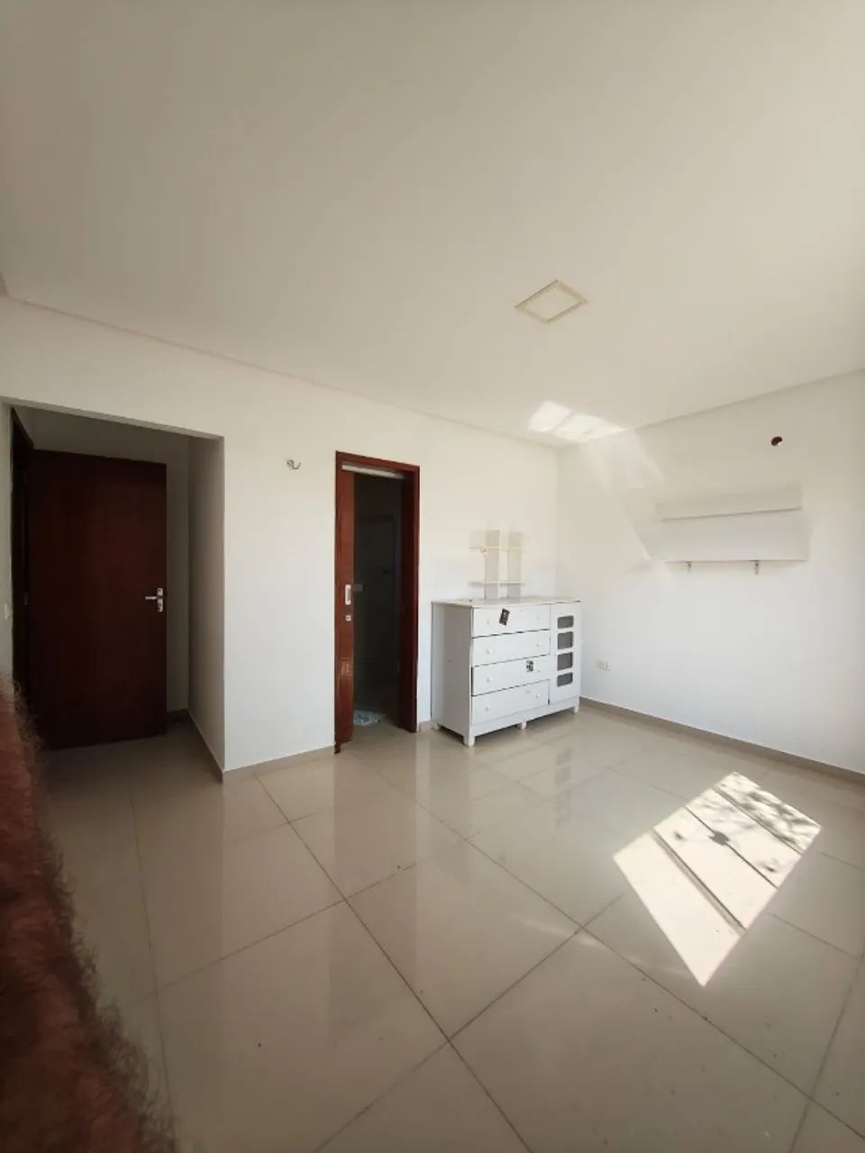 Aluga-se Casa - Resd Ninho, com 4/ suítes - Foto 2