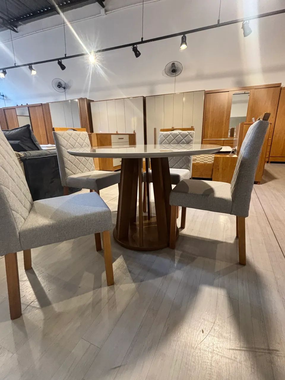 Mesa de jantar 4 lugares 1,20m de diâmetro  - Foto 3