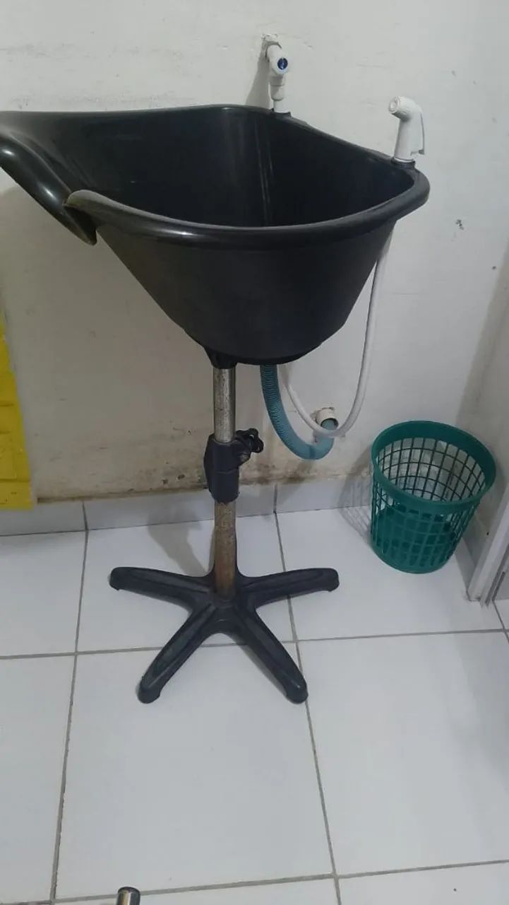 Cadeira e lavatório  - Foto 2