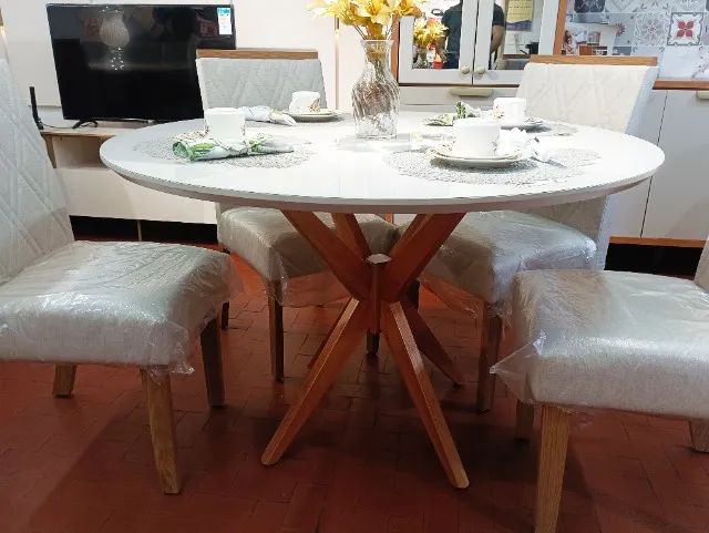 Conjunto de Jantar Mesa Redonda Sofia c/ 04 Cadeiras Bordadas Vitta. - Foto 4