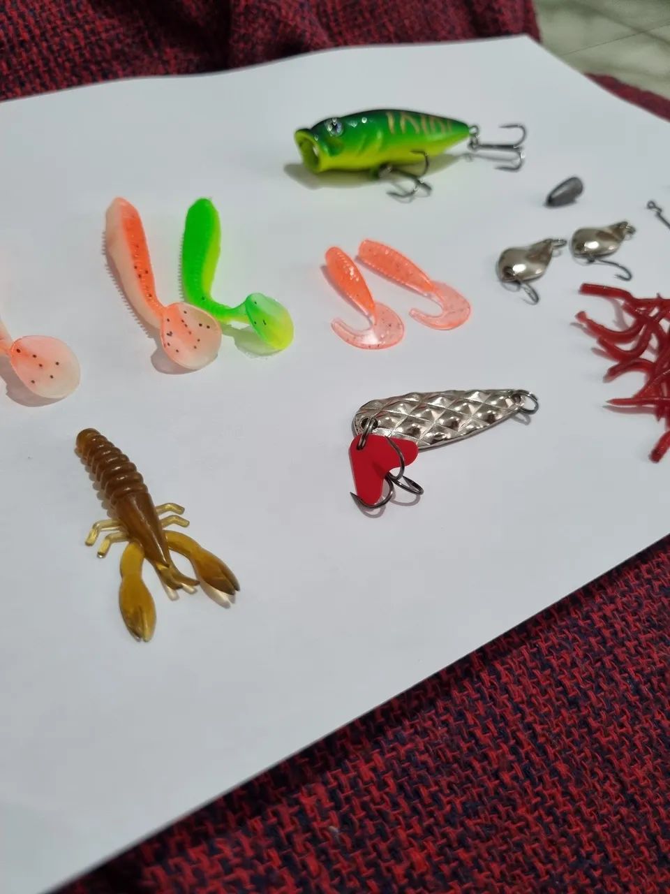 kit iscas artificiais 30 peças atraentes peixe pescaria fishing truta robalo salmão bagre - Foto 3