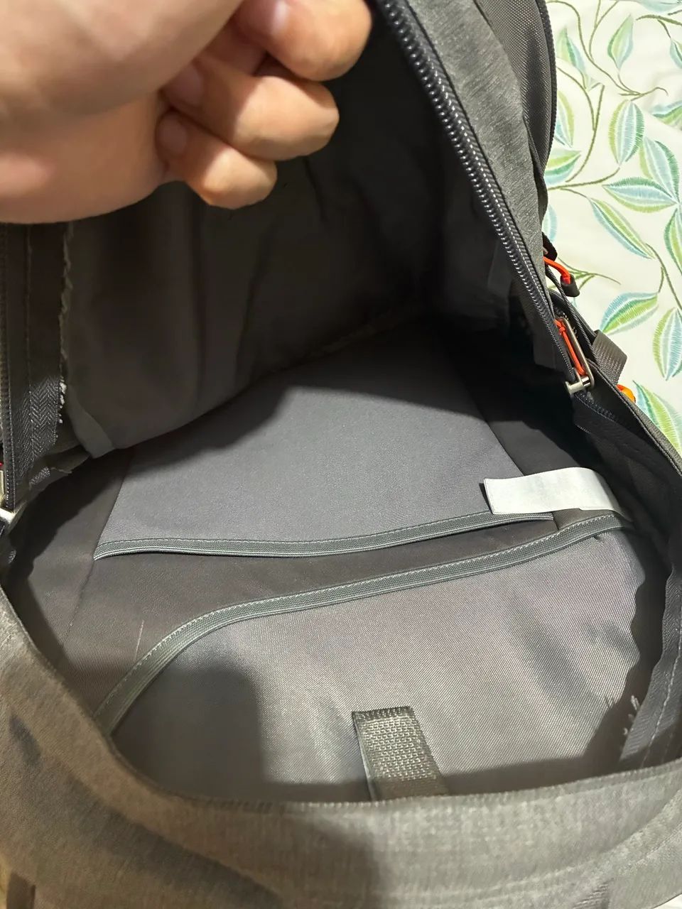 Mochila Recon The north face Cinza usada - Foto 2
